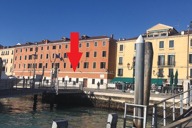 1-hour panoramic tour of Venice by boat - Molino Stucky, from industrial mill to hotel