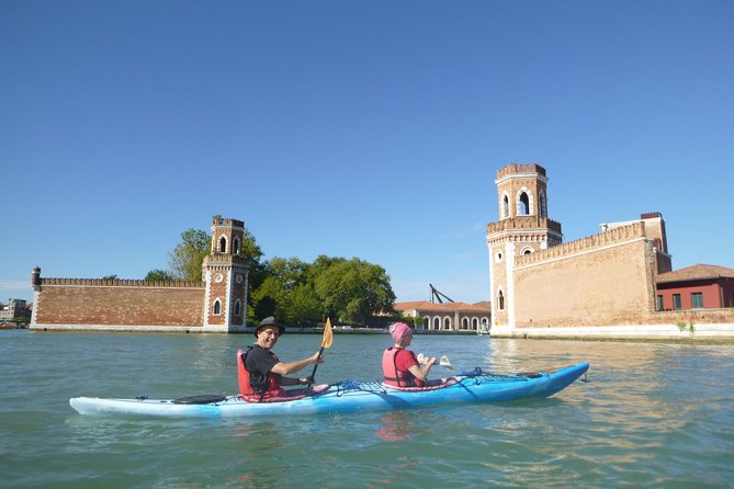 2 Hour Venice Canal Kayak Tour - Premium experience by day - Key points to know before you book