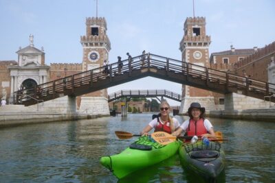 2 Hour Venice Canal Kayak Tour – Premium experience by day