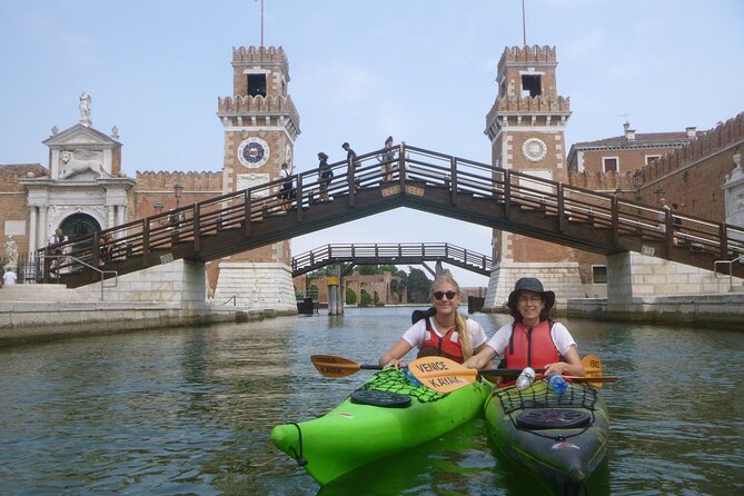 2 Hour Venice Canal Kayak Tour - Premium experience by day - The short lesson before you paddle