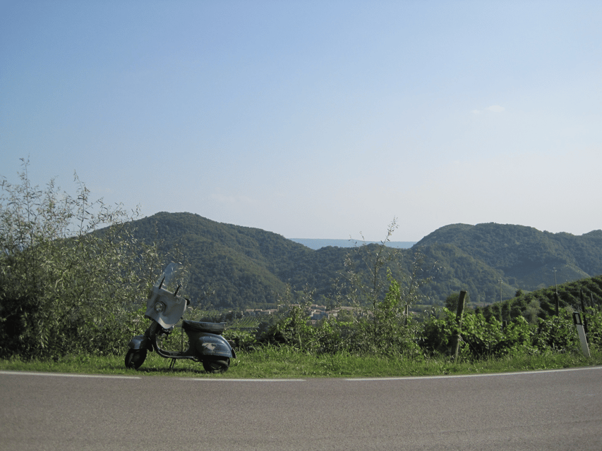 8-Hour Prosecco Wine and Tastings Tour from Venice or Padua - Lunch at a rustic Veneto trattoria