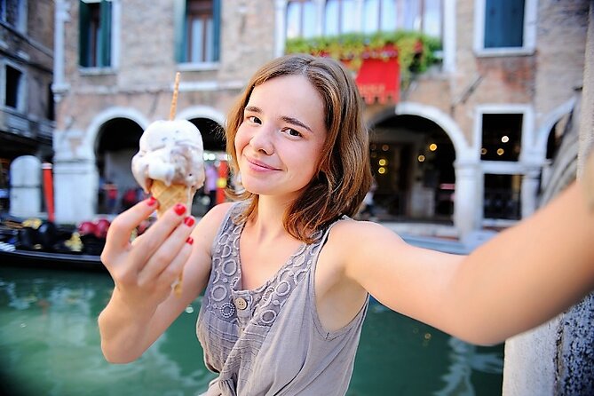 A Sweet Stroll Through Venice: Pastries, Chocolate, and Gelato - Walking through San Polo to Rialto Market