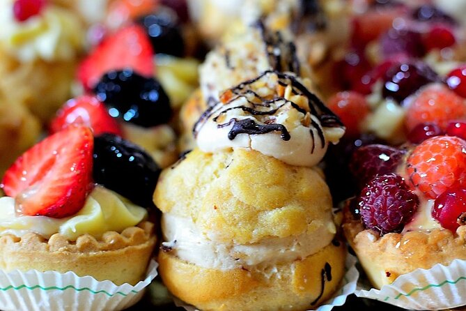A Sweet Stroll Through Venice: Pastries, Chocolate, and Gelato - How the guides shape the experience