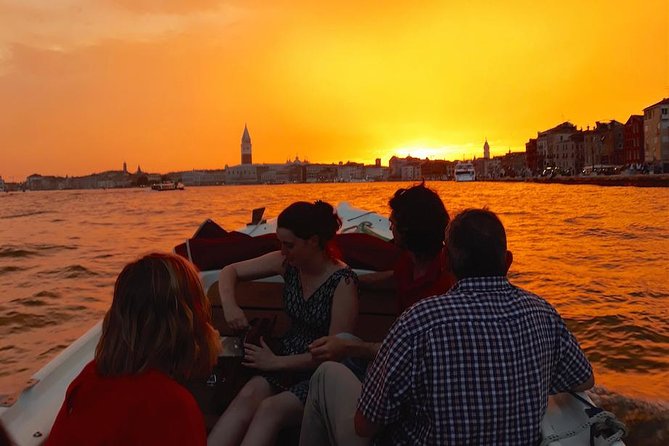 A Venetian Aperitif on The Lagoon - Boarding at Dorsoduro 1406
