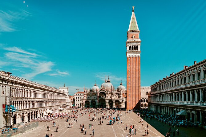 Afternoon in Venice : Basilica + Doge's Palace + Gondola - St. Mark’s Square sets the scene