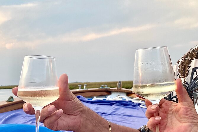 Aperitif at sunset in the Venice lagoon on a private boat. - The Arsenal and the story of Venetian power