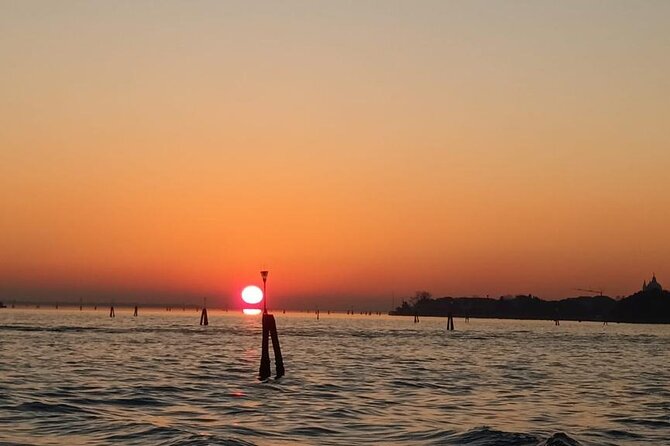 Aperitif at sunset in the Venice lagoon on a private boat. - New Lazaret and the lagoon’s quieter past