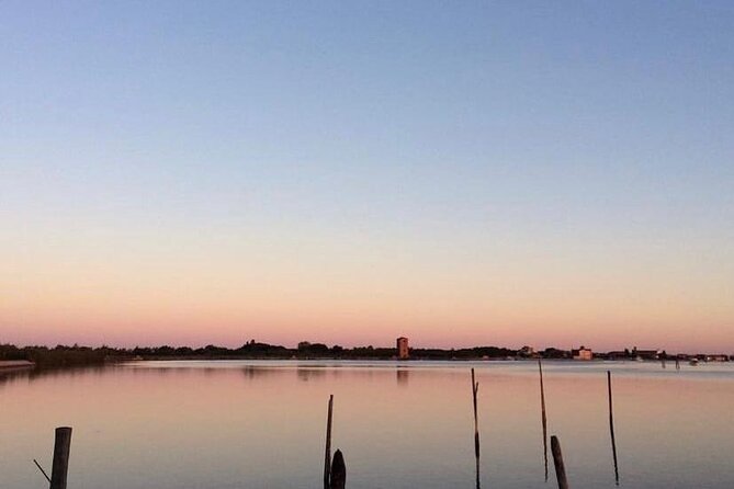Aperitif at sunset in the Venice lagoon on a private boat. - The sunset stop in a quiet ghebo