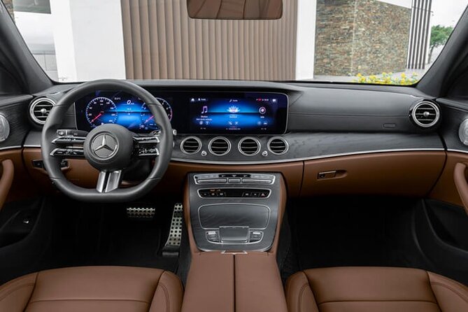 Arrival Transfer from Venice Airport to Piazzale Roma by Sedan - Price, night fees, and luggage costs