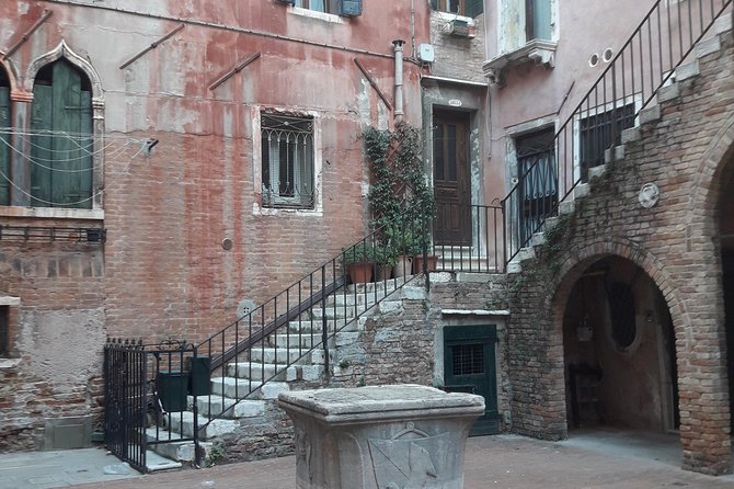 Bacaro Tour : Walk, eat and drink in Venice - Three bacari, three small tastes