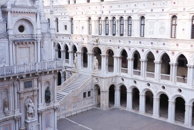 Best of Venice Private Tour: St. Mark's Doge Palace Gondola Ride - Why this private Venice tour works well