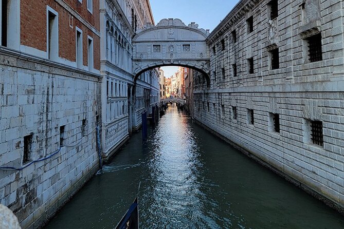 Best Of Venice: Saint Mark's Basilica, Doges Palace with Guide and Gondola Ride - What to wear and bring
