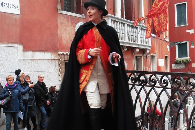 Carnival & Casanova Secrets, Theatrical Walking Show - A lantern-bearing guide from old Venice
