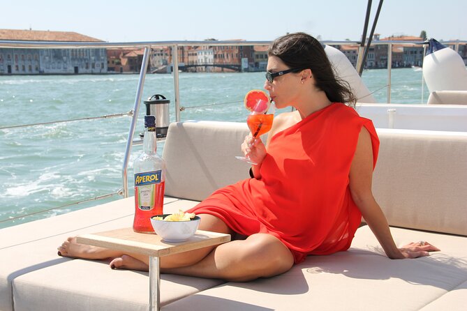Catamaran Spritz Tour - Drinks, music, and the pace onboard
