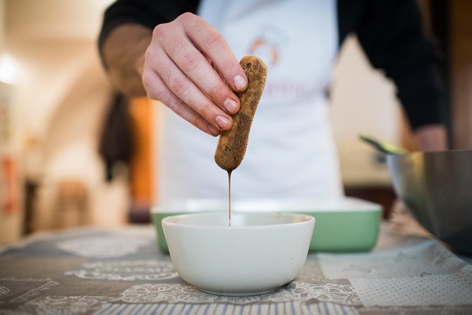 Cesarine: Private Pasta and Tiramisu Class in a Local Venice Home - Meeting near San Giacomo di Rialto