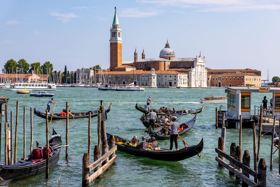 Chioggia-Venice: Day&Night Boat Transfer Round-Trip or 1-Way - The 9:30 AM return option for a full day