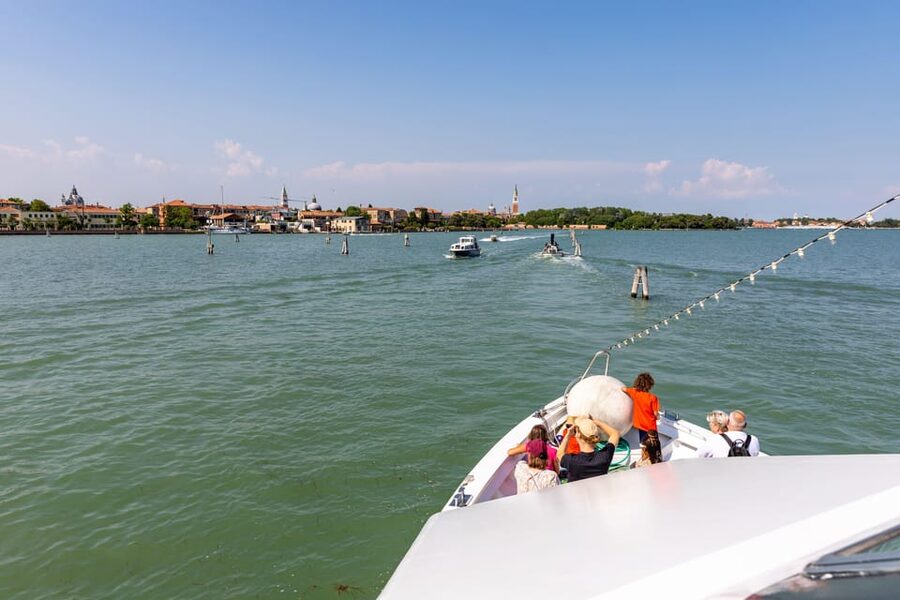 Chioggia-Venice: Day&Night Boat Transfer Round-Trip or 1-Way - Practical tips for a smoother day