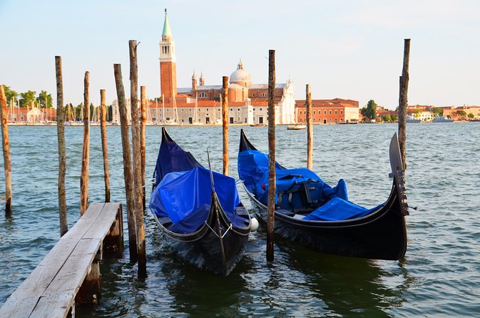 Classic 30-Minute Gondola Ride in Venice - What you see along the route