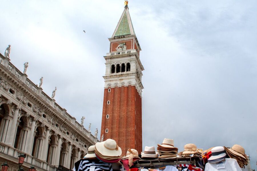 Classic Venice: 2-Hour Walking Tour with Basilica Entry - A sharp introduction to Venice’s main square