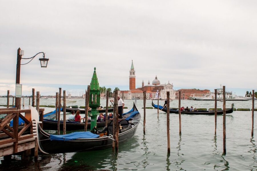 Classic Venice: 2-Hour Walking Tour with Basilica Entry - Who should book this Venice walk?
