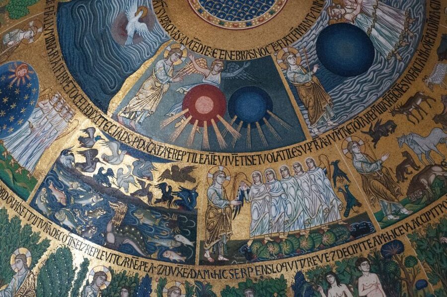 Classic Venice: 2-Hour Walking Tour with Basilica Entry - The Bell Tower and its surprising collapse