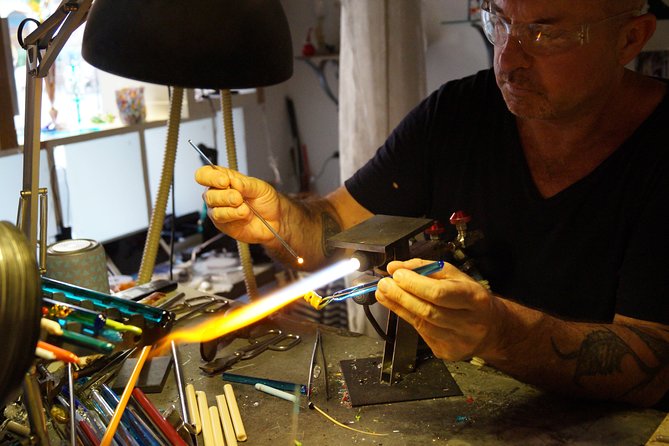 Create your Glass Artwork: Private Lesson with Local Artisan in Venice - Choosing colors and shaping your own pendant