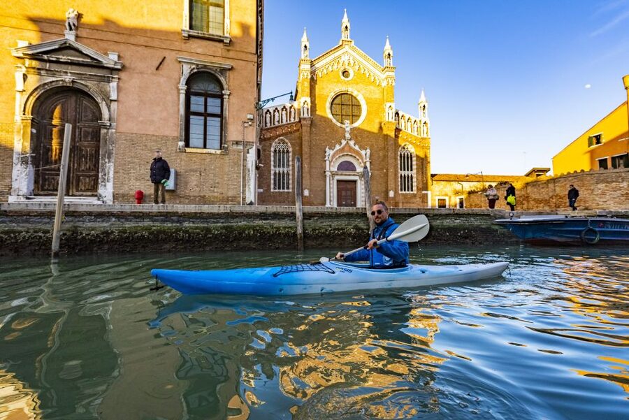 Cultural Kayak Tour: Discovering the City’s Canals - Who should book this experience