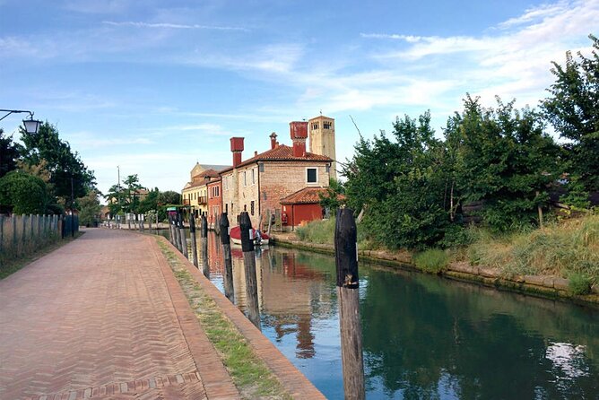 Discover Murano, Burano and Torcello by boat (Private Tour) - A private guide who adjusts to your group
