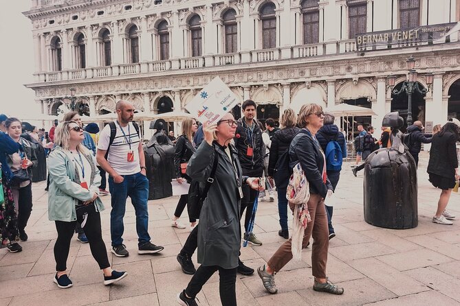 Doge Palace and Saint Mark's Basilica Guided Tour Fast Entry - How the guide affects the experience
