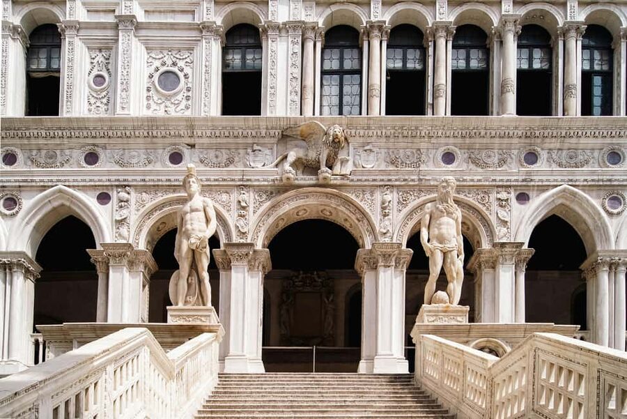 Doge's Palace, Bridge of Sighs & Prison Skip-the-Line Tour - Starting in St. Mark’s Square beneath the old columns