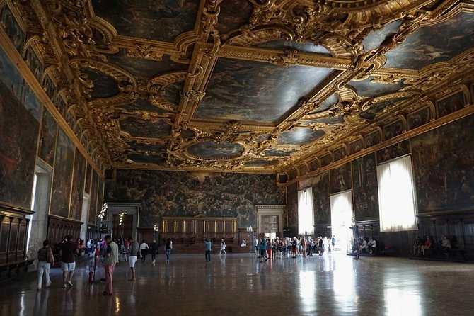 Doge's Palace Guided Tour - Guide quality, group size, and audio equipment
