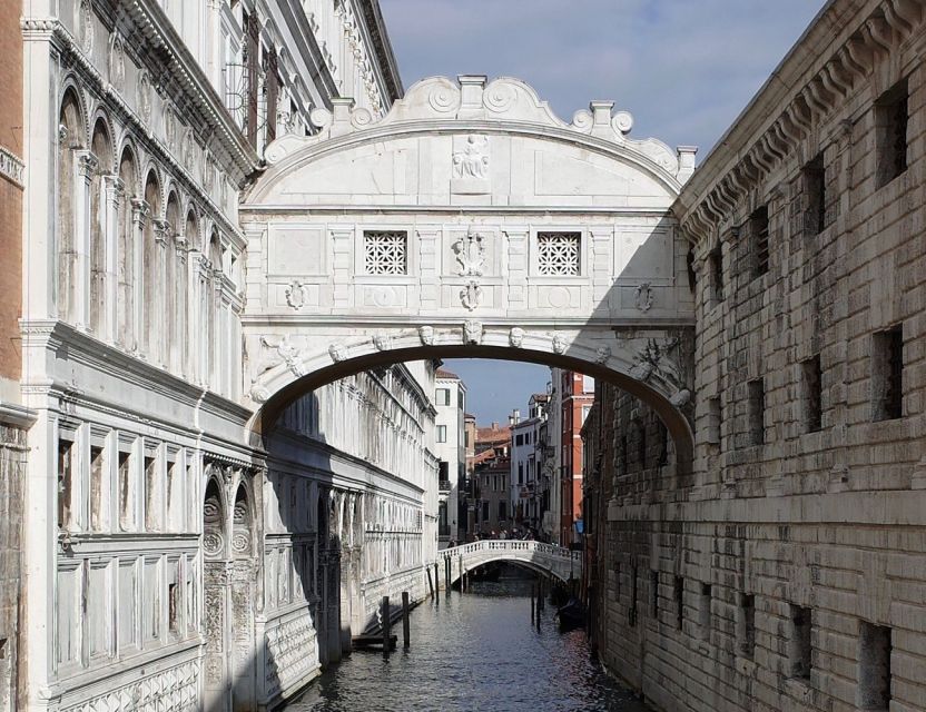 Doge's Palace Skip-the-Line Guided Tour - Headsets, crowds, and the skip-the-line promise