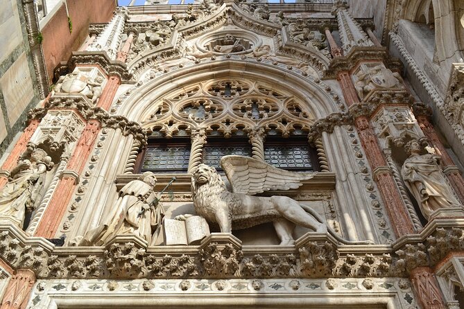 Doge's Palace Skip the Line Guided Tour in Venice - Starting with St. Mark’s Square and Venice’s symbols