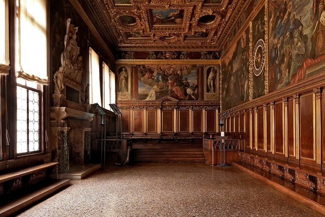 Doge's Palace Skip the Line Guided Tour in Venice - What the guide and audio system add
