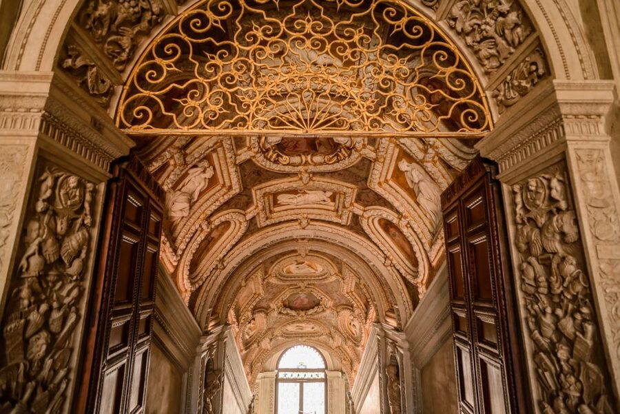 Doge's Palace & St. Mark's Basilica with Terrace Access Tour - The Bridge of Sighs and the New Prisons