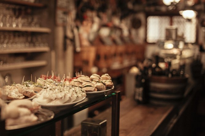 Drinks & Bites in Venice Private Tour - Three bites and three drinks shape the experience