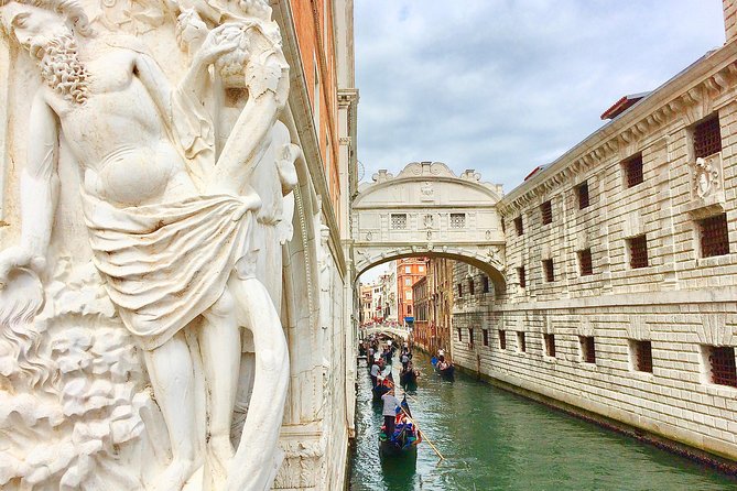 Ducal Venice, Historical Walking Tour & Skip the line Doge's Palace - Entering the Doge’s Palace without the regular line