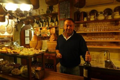 Eat, Drink and Repeat: Wine and Food Tasting Tour in Venice