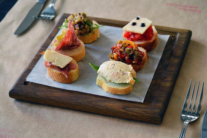 Eat Like a Local: Venice 3-Hour Small-Group Food Tasting Tour - The main meal in San Polo