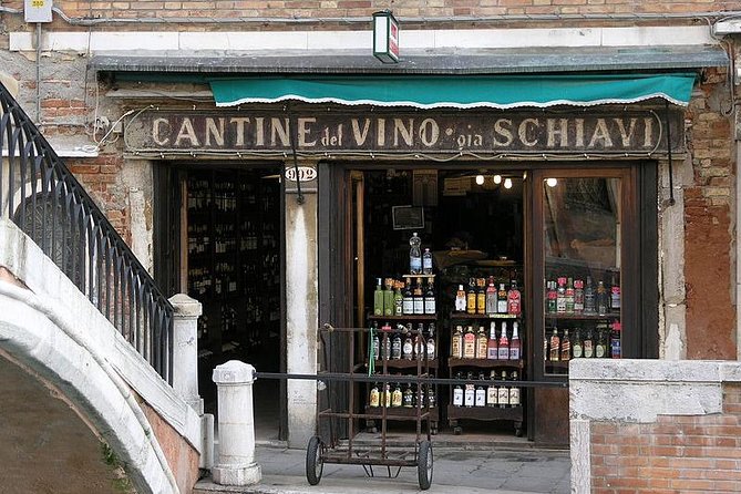 Eat Like a Local: Venice 3-Hour Small-Group Food Tasting Tour - Finishing with cookies and artisan gelato