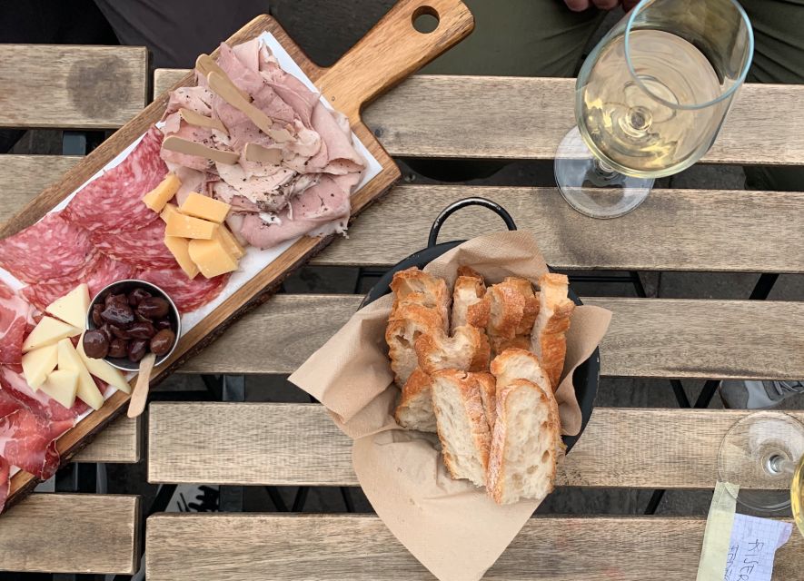 Evening in Venice with a local: food and wine tasting tour - The Venetian spritz, without Aperol or Campari