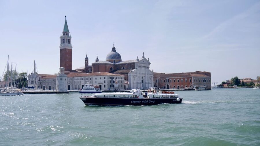 Evening Walking Tour with optional motorboat Ride - Rialto Market and the famous bridge