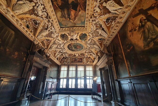 Exclusive Entrance Doge Palace & St. Mark's Basilica Terrace Tour - Why early morning changes Doge’s Palace