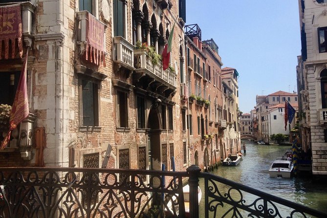 Exclusive Private Venice Jewish Ghetto Tour - Following the old gate at Fondamenta Cannaregio