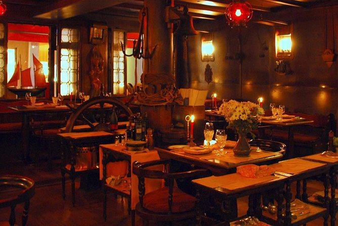 Four-Course Food & Wine Pairing Elegant Dinner in Venice - Timing, dress, and practical details