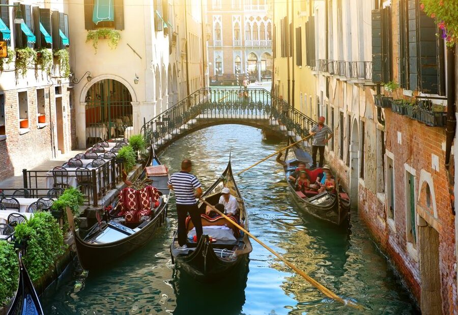 From Lake Garda: Full-Day Guided Group Tour of Venice - St. Mark’s Square and the first guided walk