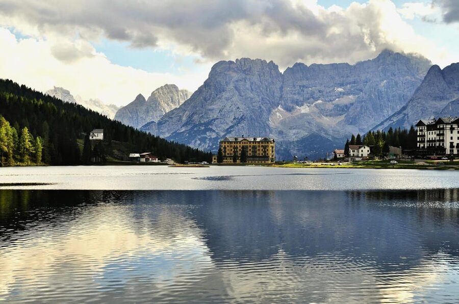 From Venice and Treviso: Dolomites Day Tour - Cortina d’Ampezzo: 90 minutes in the famous resort town