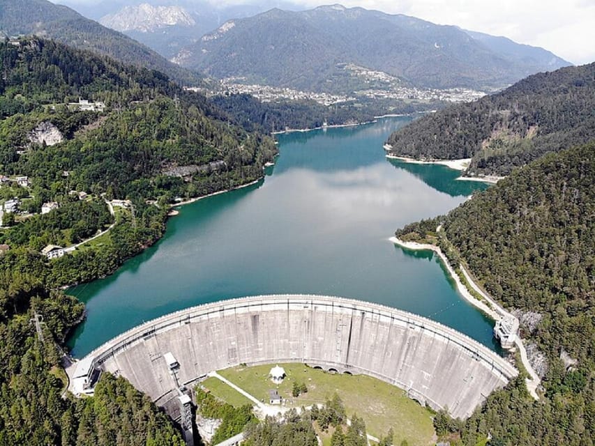 From Venice: Lakes of the Dolomites Tour - Auronzo Lake, a quick first look