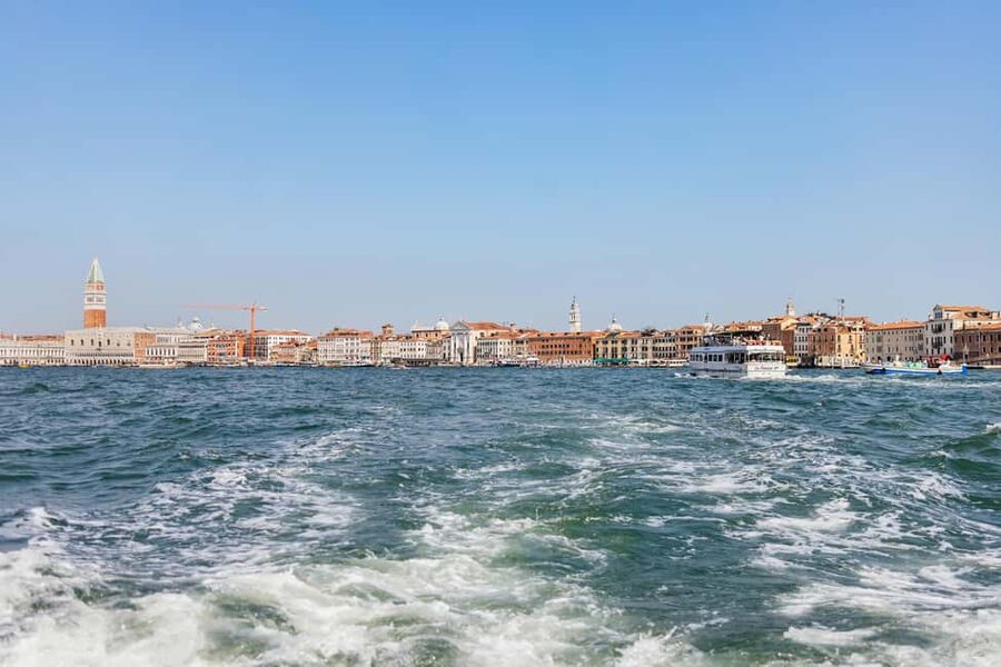 From Venice: Murano & Burano Guided Tour by Private Boat - Key points at a glance
