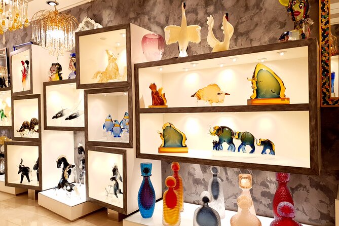 From Venice: Private boat from hotel, Glass blowing demo and Gift - Watching molten glass become an artwork